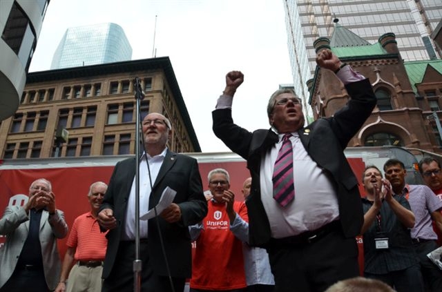 uniforrallyagainstverizon4resize